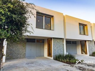 Casa en renta Dentro de Coto con alberca, Fraccionamiento Solares, Zapopan