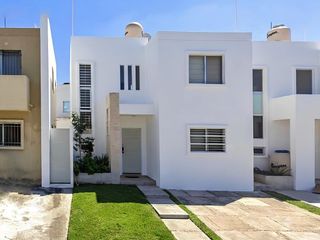 Casa Amueblada en Renta en Gran San Pedro Cholul
