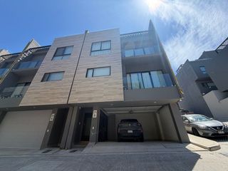 VENTA | CASA EN UPTOWN AGUACALIENTE