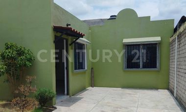 CASA EN VENTA SOBRE AVENIDA SANTA AMALIA