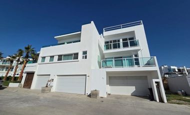 Casa en venta en Real Mediterráneo cerca de Real del Mar San Marino Rosarito