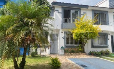 Casa en Venta En Real Del Valle, Tlajomulco.