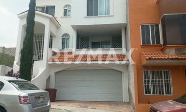 CASA EN VENTA EN QUERÉTARO | AMPLIA Y EXCELENTE UBICACIÓN