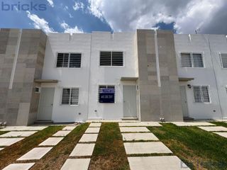 Casa en Renta de 2 Recámaras en Privada | Cerca de Parques Industriales y Aeropuerto Querétaro