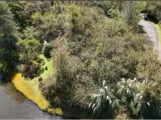 Gran Oportunidad | Terreno Frente al Lago en Valle Santana