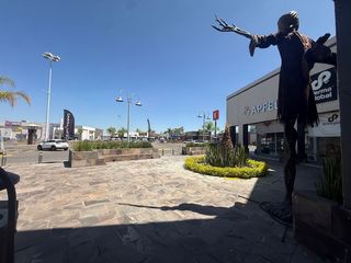 SE RENTA LOCAL COMERCIAL EN PLAZA GALERIAS