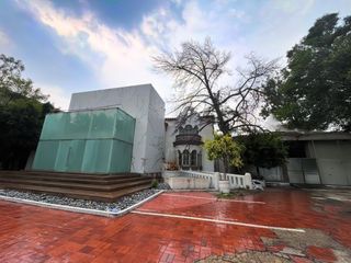 Casa con Uso de Suelo  en Renta en Miguel Hidalgo Lomas de Chapultepec (m2cus8)