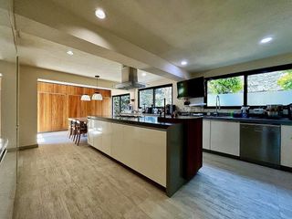 Casa en renta amueblada con jardín y alberca