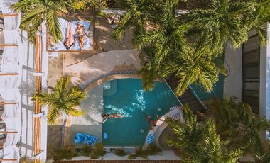 Villa Tropical con Alberca, Casa de Huéspedes e Historial de Rentas en La Veleta