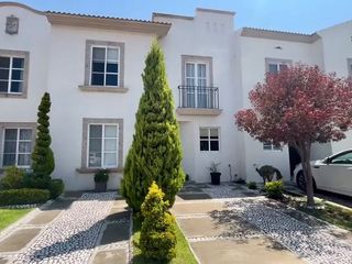 CASA EN VENTA EN EL REFUGIO VILLA ROMANA QUERETARO
