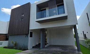 Casa en Venta en Privada Oasis, Yucatán Country Club