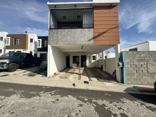 Casa nueva amueblada en Lomas de Santa Fe