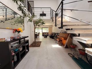CASA CON 4 RECAMARAS Y PANELES SOLARES EN EL NORTE DE MERIDA