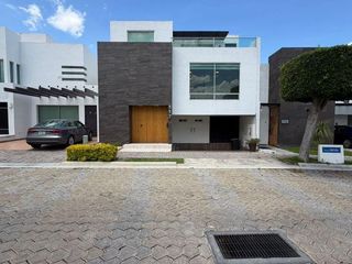 CASA EN RENTA | CLÚSTER 888
