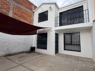 Casa Remodelada en Venta en las Trojes.