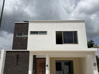 Casa en San Miguel – Doble altura, jardín y espacios para disfrutar en familia