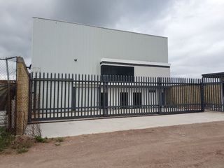 Bodega 2,052 m en renta a pie del macrolibramiento y prolongacion lopez mateos