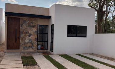 CASA DE DOS RECAMARAS CADA UNA CON SU BAÑO, CONKAL YUCATAN