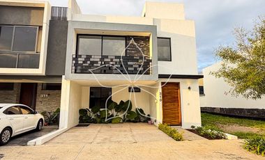 RESIDENCIA EN VENTA, ALTANZA, SOLARES, ZAPOPAN, JAL.