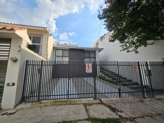 CASA UNA PLANTA EN RENTA :JARDÍNES DE SÁTELITE, NAUCALPAN, ESTADO DE MÉXICO
