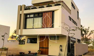 RESIDENCIA EN VENTA, COTO NOGAL, PARQUES VALLARTA, ZAPOPAN, JAL.
