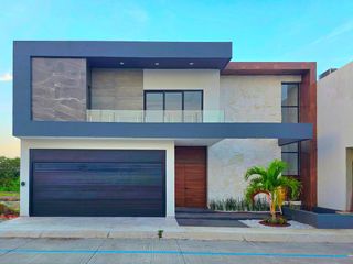 Casa en Venta con recámara en Planta Baja en LAS PALMAS