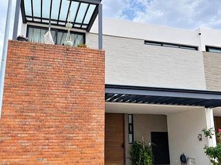 Hermosa casa en Sibaria Residencial en renta