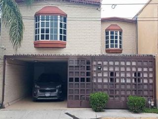 Casa sola en venta en Del Paseo Residencial, Monterrey, Nuevo León