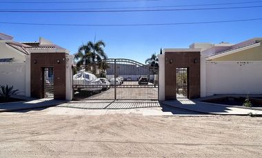 CASA EN VENTA  EN  COL. CÉNTRICA