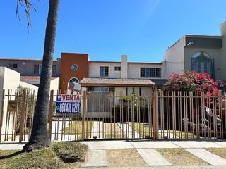 Casa en venta con recámara  en PB Playas de Tijuana