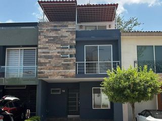 SE RENTA CASA EN FRACCIONAMIENTO EL ORIGEN CONDOMINIO TORRENTA EN TLAJOMULCO