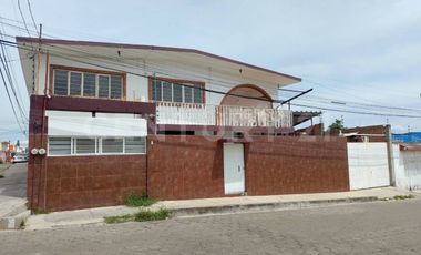 Casa con 2 departamentos en venta, Col. Fco I. Madero, Atlixco, Puebla