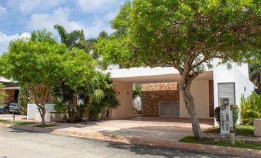 CASA EN TEMOZON NORTE MERIDA YUCATAN
