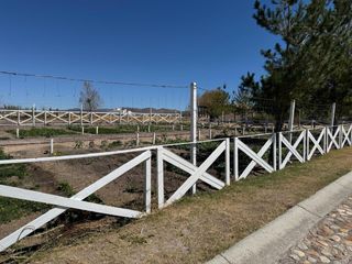 Terreno campestre residencial en venta en fraccionamiento Puerta Luna a 5 minutos de León zona norte