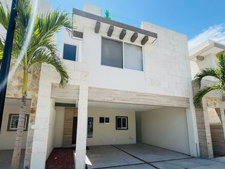 Casa en Venta 3 niveles, Residencial en Nuevo Nayarit!!