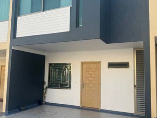 CASA EN RENTA EN HUENTITAN A 1 MIN DEL CENTRO UNIVERSITARIO DE ARQUITECTURA UDG