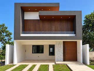 CASA EN VENTA DE ENTREGA INMEDIATA EN PRIVADA NUKUUL.