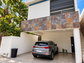 Casa en Renta en Centrika Crisoles, Centro de Monterrey