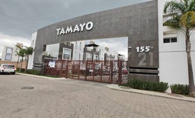 Venta casa semi nueva en fraccionamiento con alberca zona Coronango