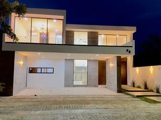 CASA EN VENTA EN SOLUNA, MÉRIDA | 4 RECÁMARAS, PISCINA Y PANELES SOLARES
