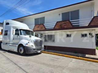 "Venta casa con 2 unidades independientes en la Tinaja, Cotaxtla, Veracruz."