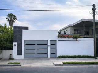 Casa en renta en Mitras Sur