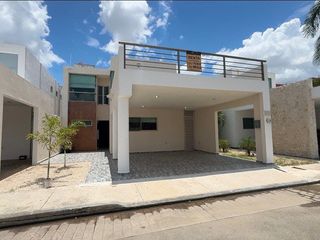 Casa en renta Mérida| Privada San Remo| Altabrisa| 3 recámaras|205.84 m²