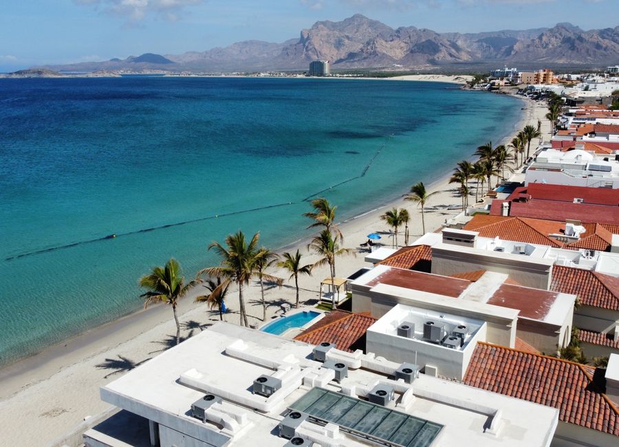 Marina Real San Carlos casa en venta en la playa