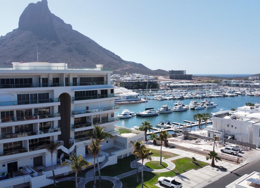 Marina Real San Carlos casa en venta en la playa