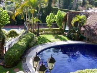 Hermosa casa con alberca y cancha de tennis, Cuernavaca.