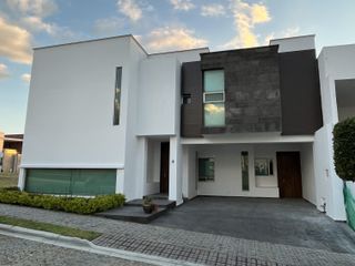 SE VENDE CASA EN PARQUE NILO LOMAS DE ANGELOPOLIS