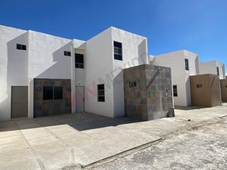 Casa en venta al oriente de Torreón con 4 recamaras y 3.5 baños