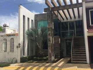 Venta de Oficinas en Av. Rufino Tamayo, Fracc. Paraíso, Coatzacoalcos, Ver.