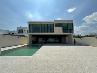 En Venta, Residencia de lujo con 4 hab al Norte de la ciudad de Mérida, Yucatán